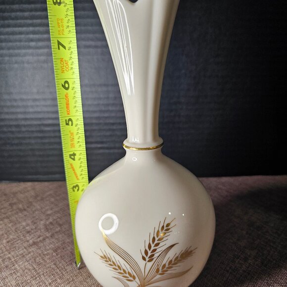 Vintage Lenox China Wheat Pattern 8" Vase Ivory Bulb 24 Karat Gold Trim - Picture 9 of 9
